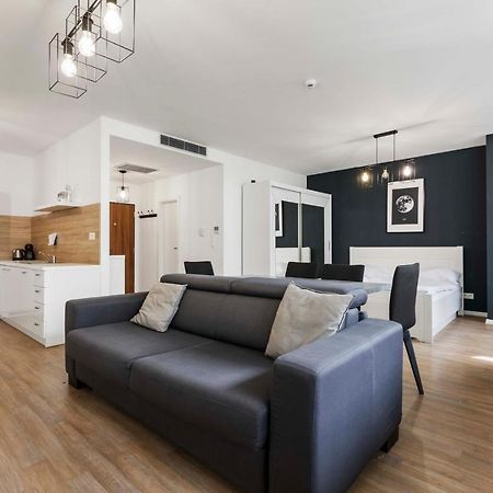 Lam Moon - Ac - Terrace Apartment Bratislava Luaran gambar