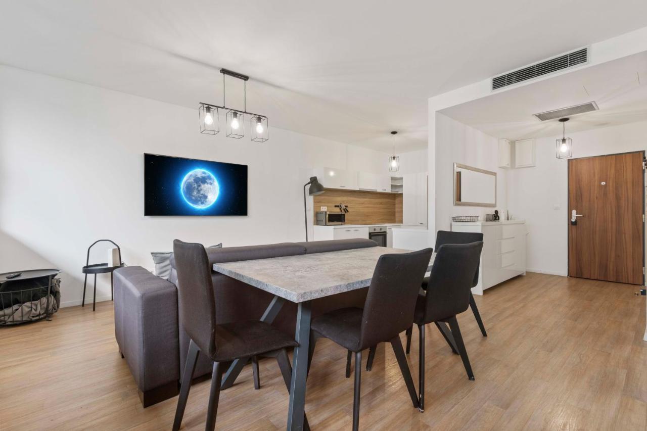 Lam Moon - Ac - Terrace Apartment Bratislava Luaran gambar