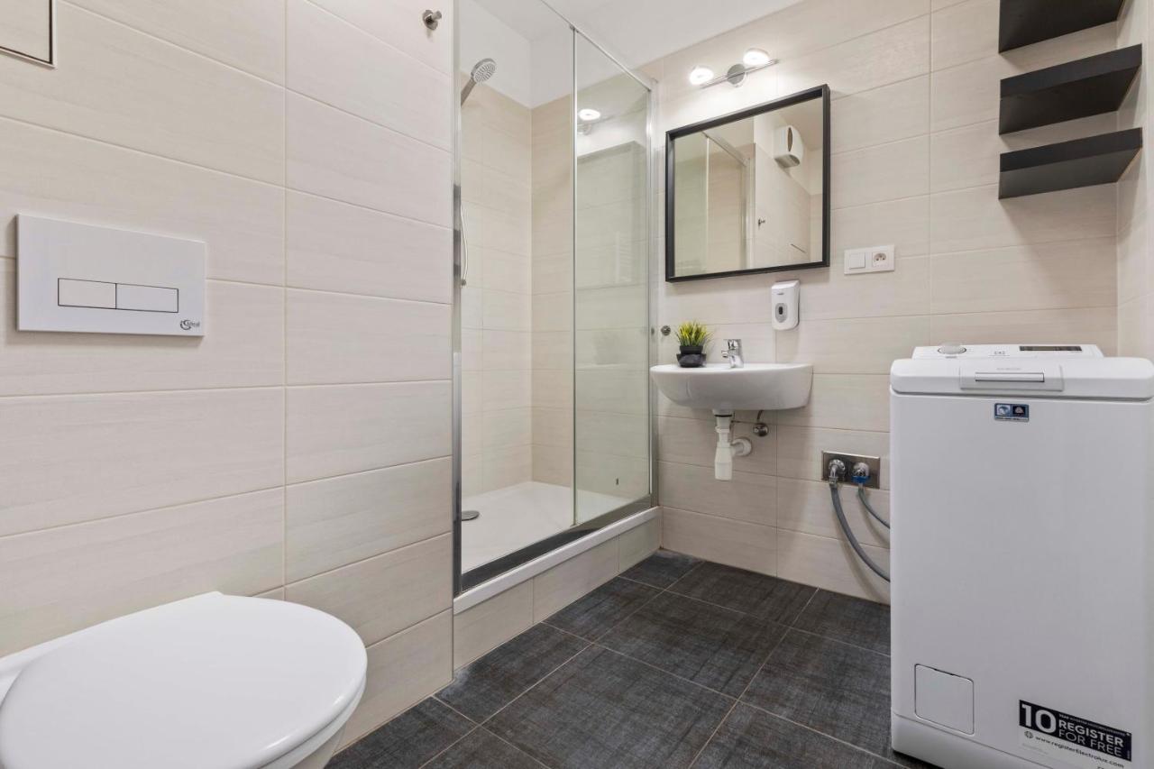 Lam Moon - Ac - Terrace Apartment Bratislava Luaran gambar