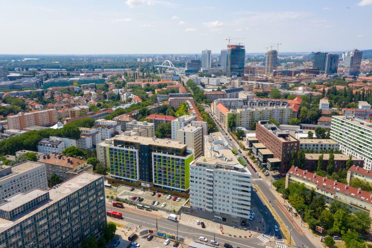 Lam Moon - Ac - Terrace Apartment Bratislava Luaran gambar